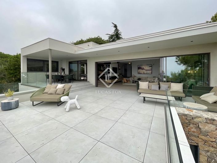 Image No.1-5 Bed House for sale