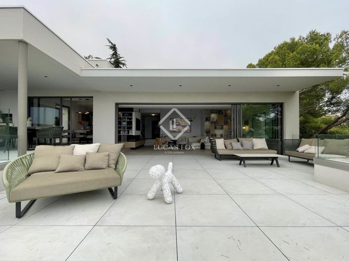 Image No.10-5 Bed House for sale