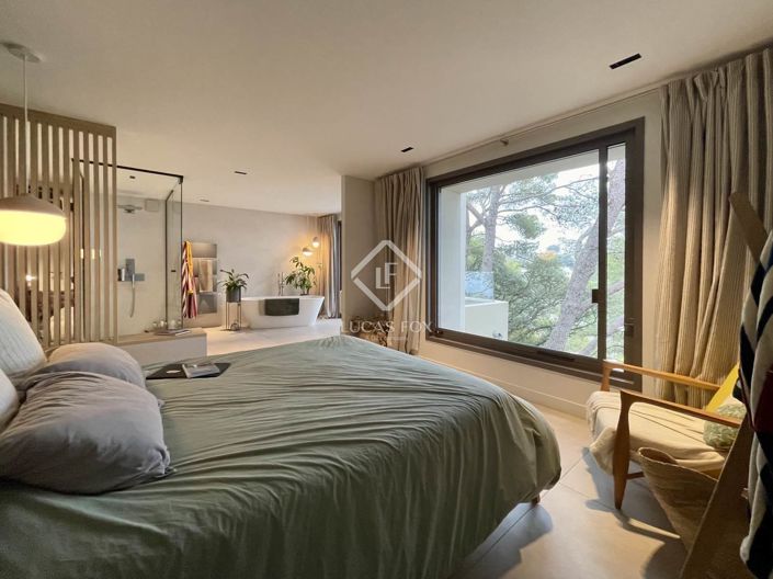 Image No.18-5 Bed House for sale