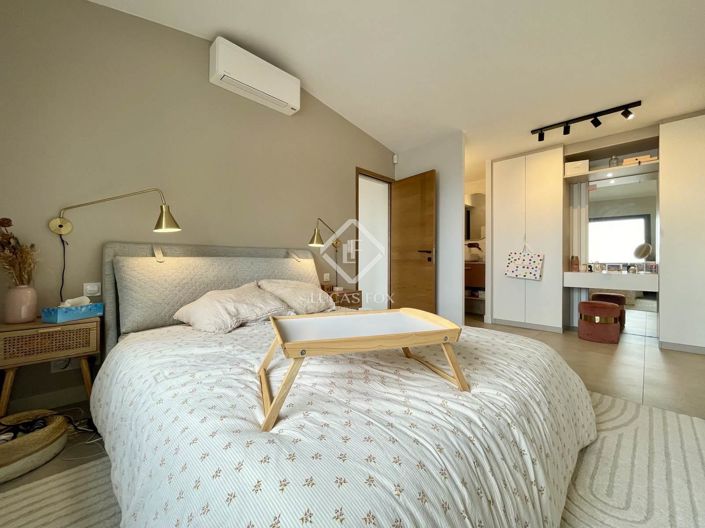 Image No.20-5 Bed House for sale