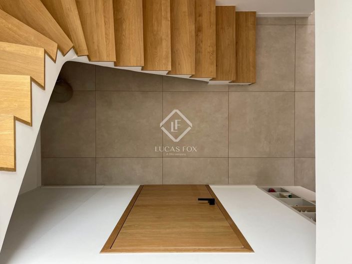 Image No.21-5 Bed House for sale