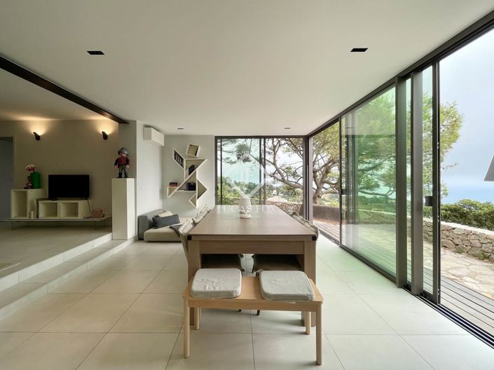 Image No.25-5 Bed House for sale