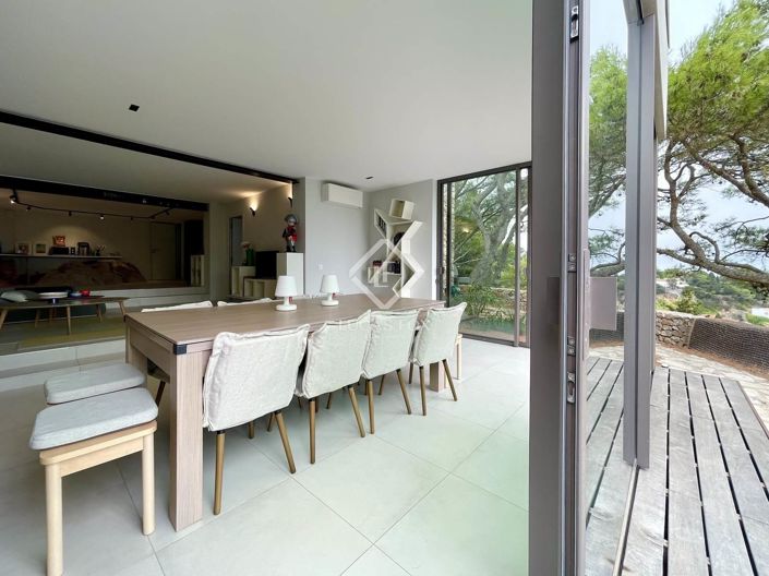 Image No.27-5 Bed House for sale