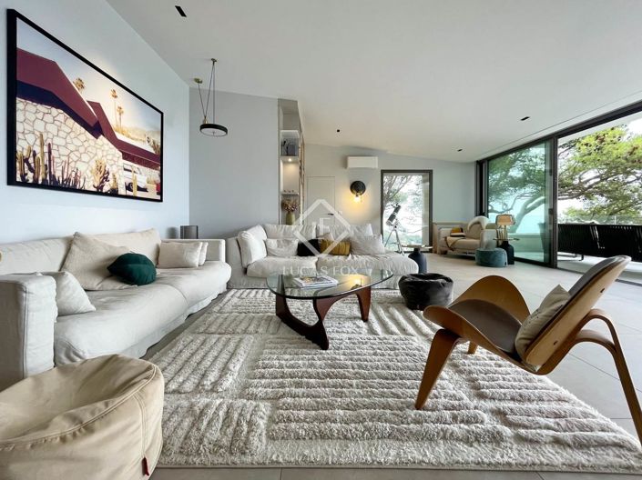 Image No.3-5 Bed House for sale