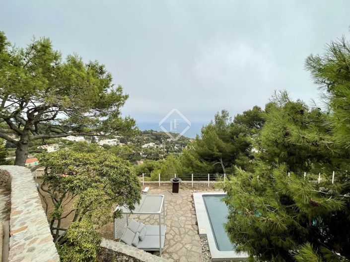 Image No.30-5 Bed House for sale