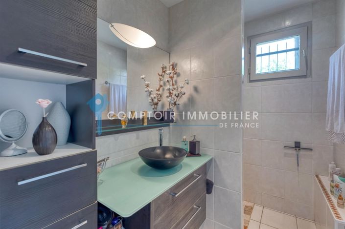 Image No.16-4 Bed House for sale