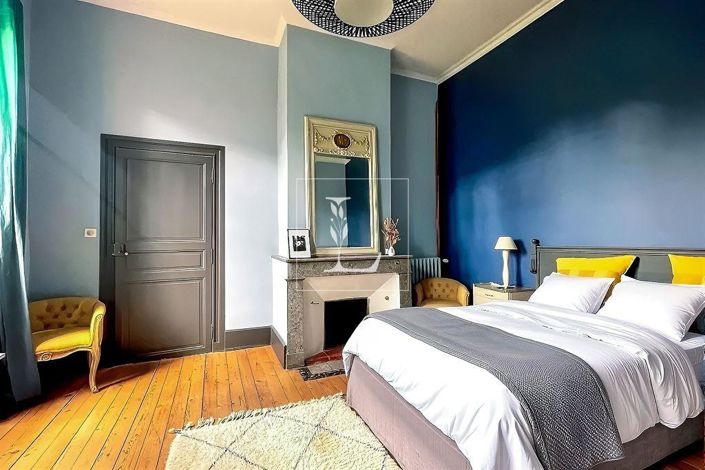 Image No.15-6 Bed Property for sale