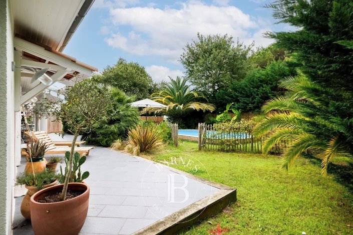 Image No.15-4 Bed House for sale