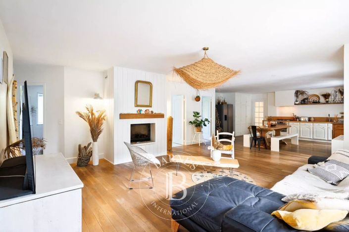 Image No.4-4 Bed House for sale