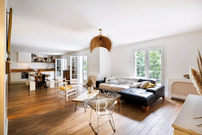 Image No.5-4 Bed House for sale