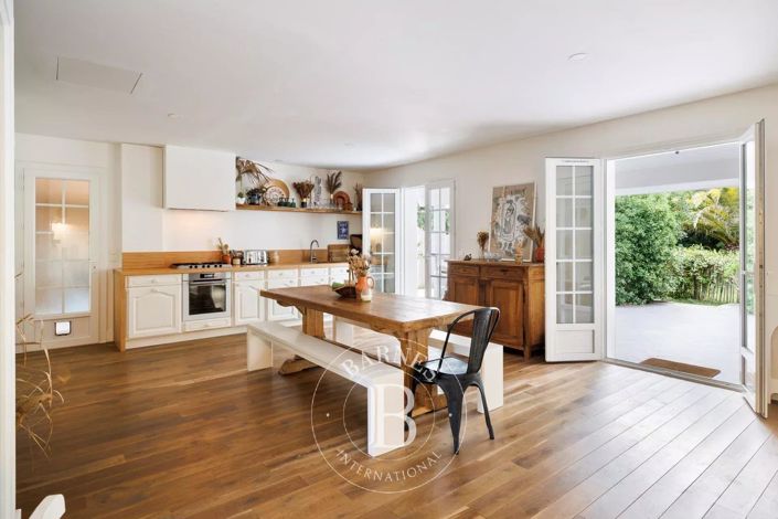 Image No.7-4 Bed House for sale