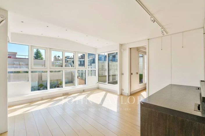 Image No.1-4 Bed Apartment for sale
