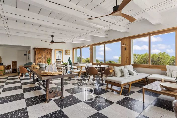 Image No.3-10 Bed House for sale