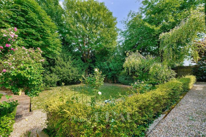 Image No.2-4 Bed House for sale