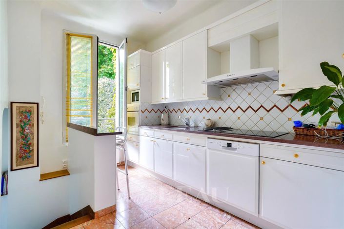 Image No.8-4 Bed House for sale