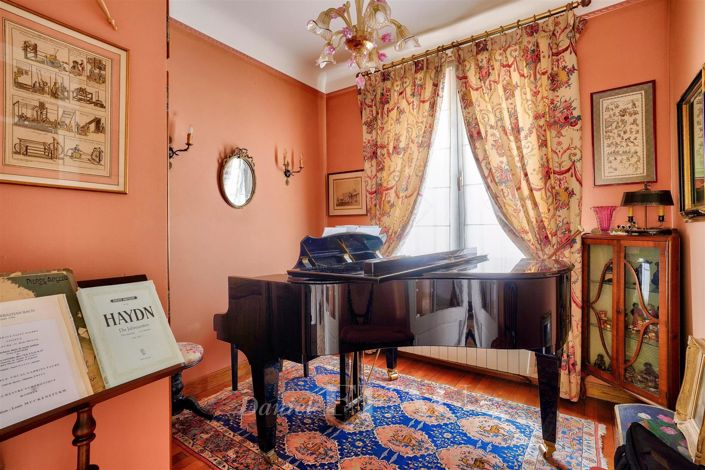 Image No.9-4 Bed House for sale