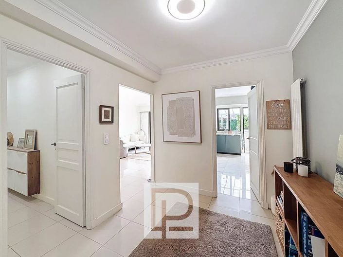 Image No.12-3 Bed Apartment for sale