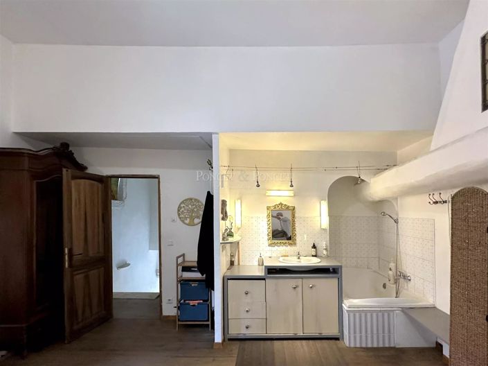 Image No.13-8 Bed House for sale