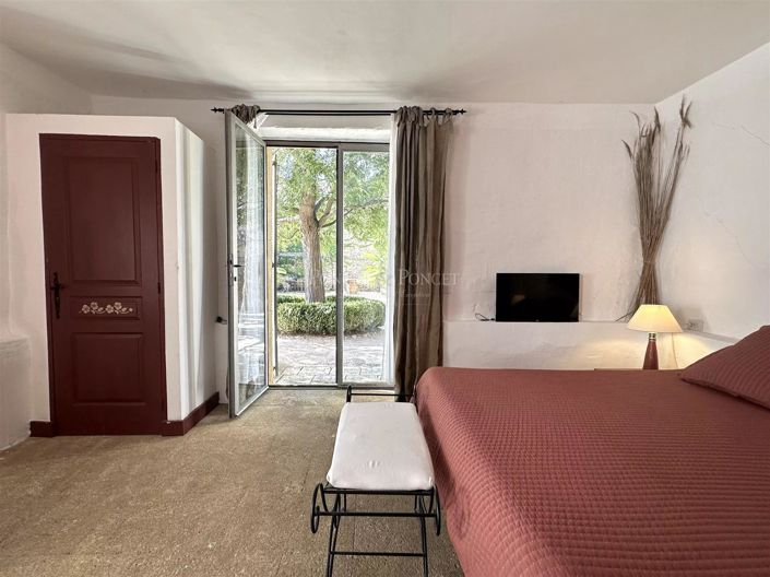 Image No.18-8 Bed House for sale