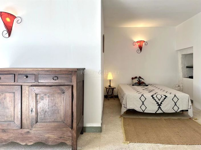 Image No.19-8 Bed House for sale