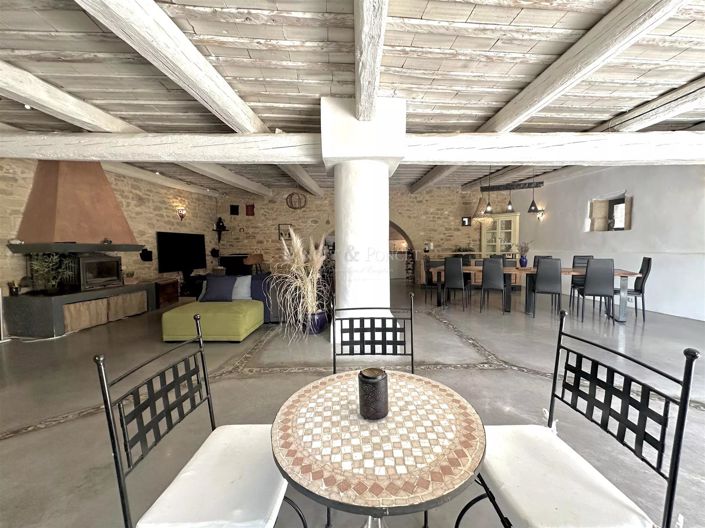 Image No.2-8 Bed House for sale