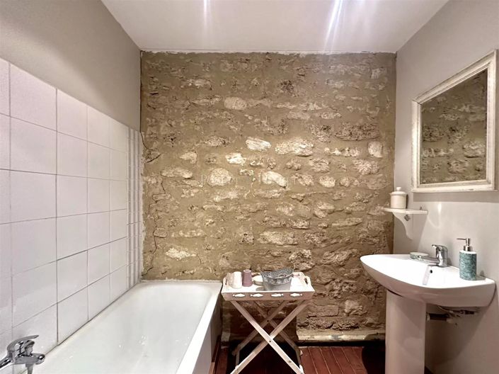 Image No.23-8 Bed House for sale