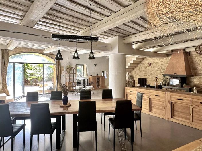 Image No.8-8 Bed House for sale