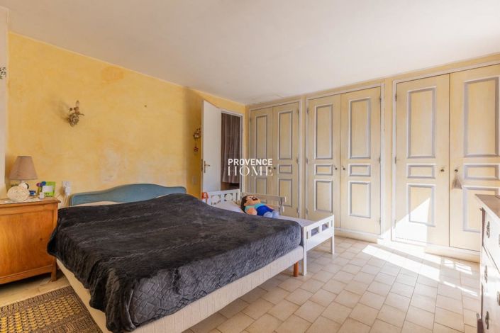 Image No.8-4 Bed House for sale