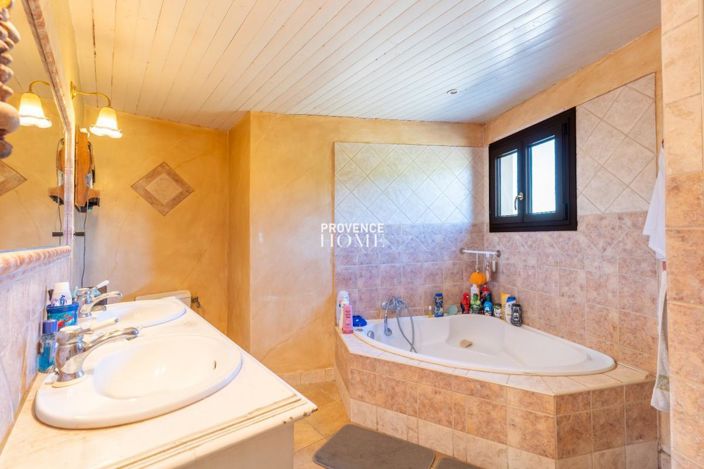 Image No.9-4 Bed House for sale