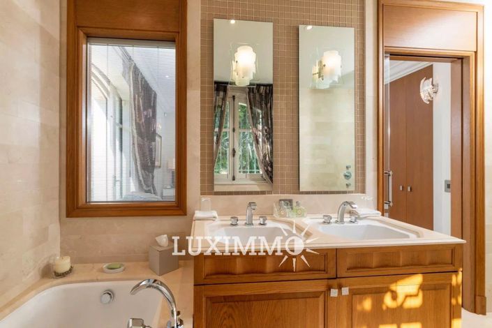 Image No.11-6 Bed House for sale