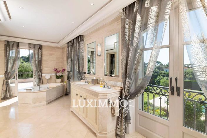 Image No.9-6 Bed House for sale