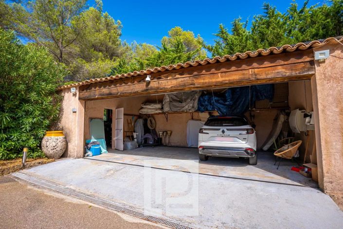 Image No.16-6 Bed House for sale