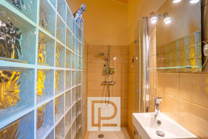 Image No.33-6 Bed House for sale