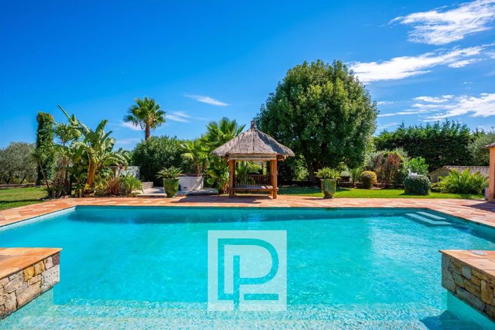 Image No.8-6 Bed House for sale