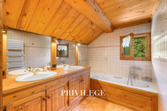 Image No.17-4 Bed House for sale