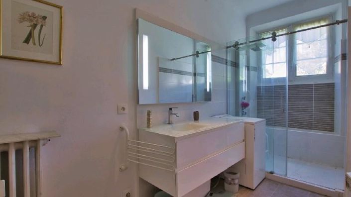 Image No.10-9 Bed House for sale