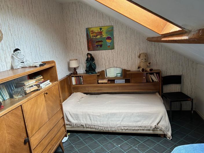 Image No.9-5 Bed House for sale