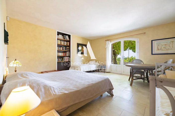 Image No.12-6 Bed House for sale