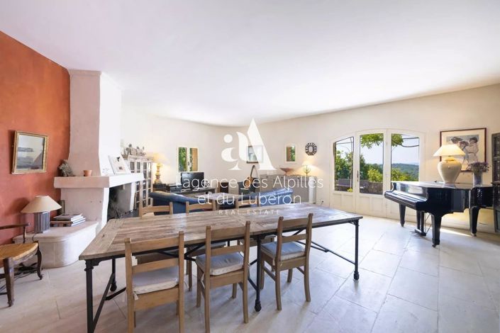 Image No.7-6 Bed House for sale