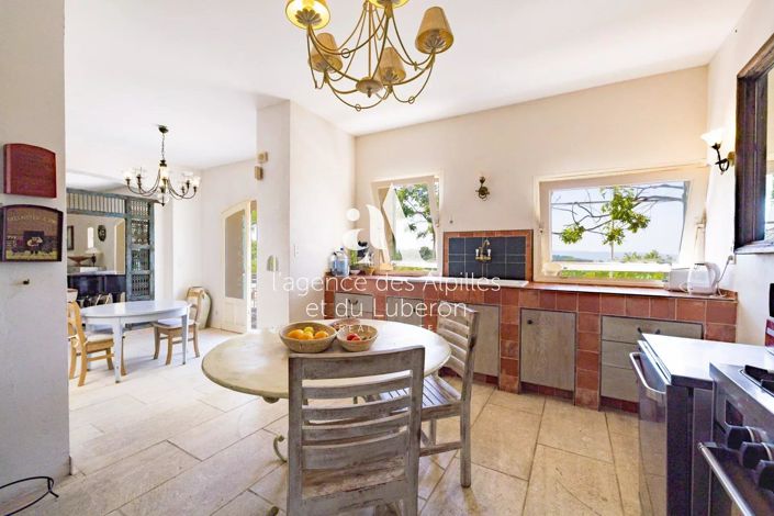 Image No.9-6 Bed House for sale