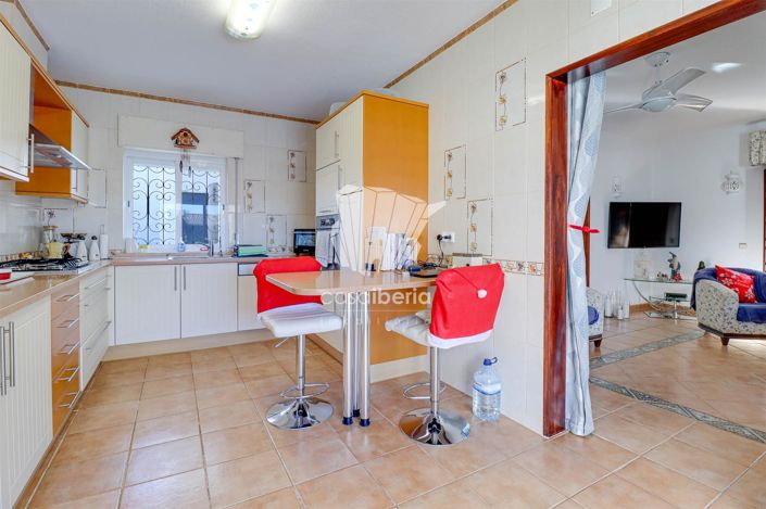 Image No.23-4 Bed House for sale