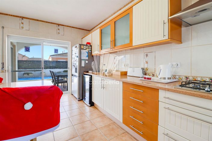 Image No.26-4 Bed House for sale