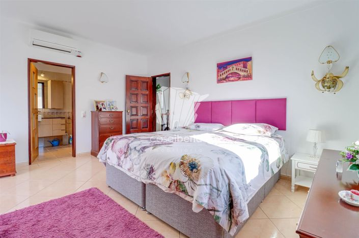 Image No.30-4 Bed House for sale