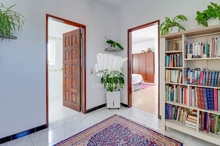Image No.32-4 Bed House for sale