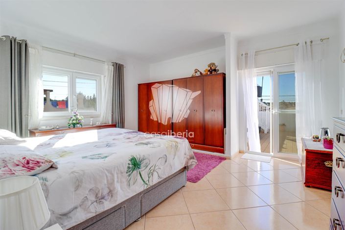 Image No.33-4 Bed House for sale