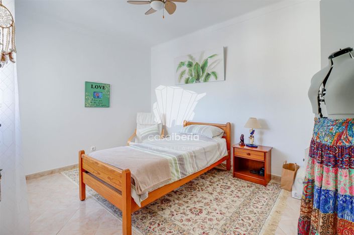 Image No.41-4 Bed House for sale