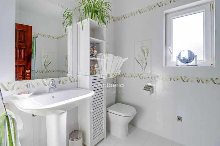 Image No.46-4 Bed House for sale