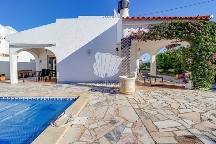 Image No.50-4 Bed House for sale