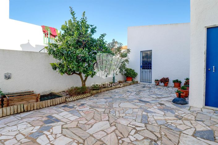 Image No.51-4 Bed House for sale