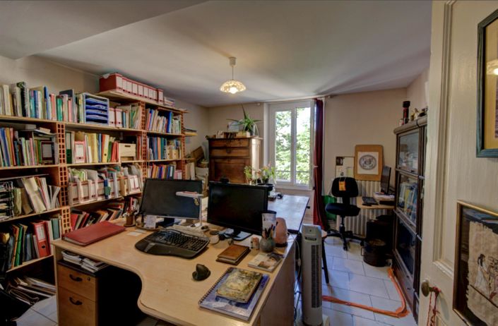 Image No.8-4 Bed House for sale